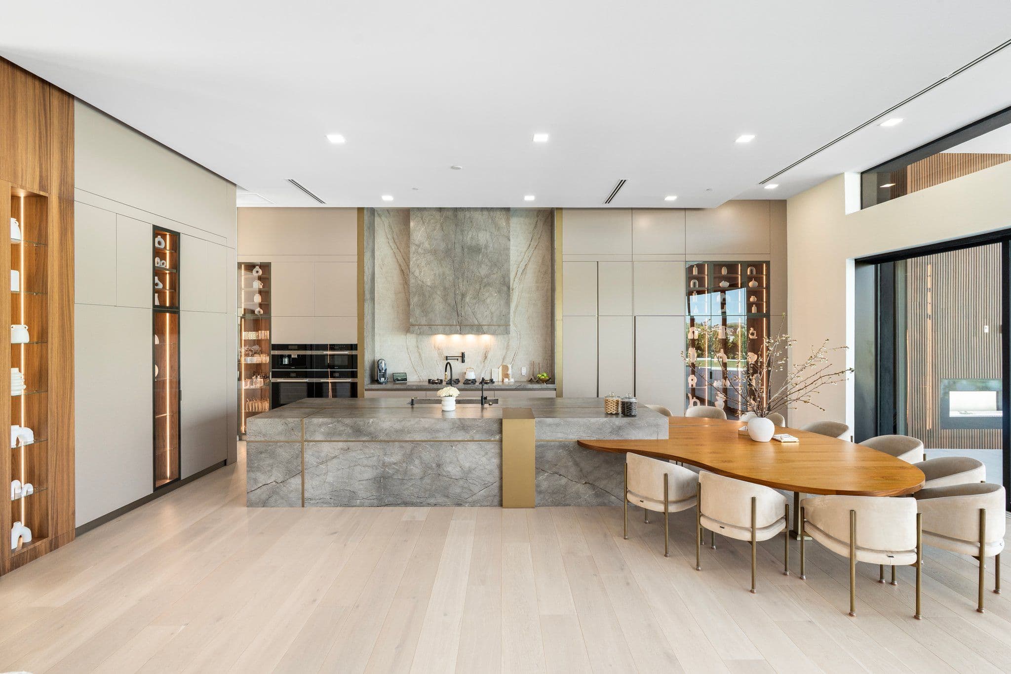 Two column section image